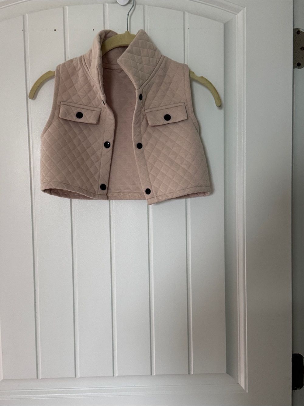 SHEIN Quilted Vest in Blush